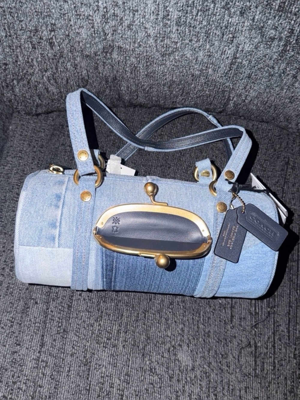 Coach Kisslock Barrel Bag 28 in Repurposed Denim & Soft Leather Brass/Indigo NWT - Picture 4 of 13